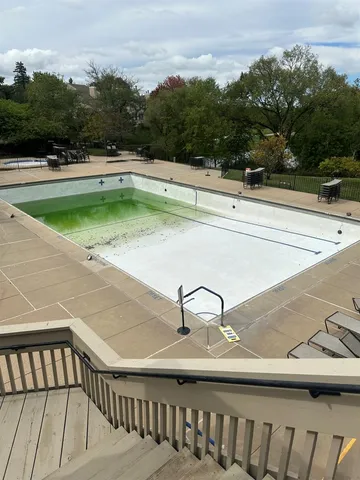 $350,000 | 276 Old Barn Road, Unit 276B, Barrington, IL 60010