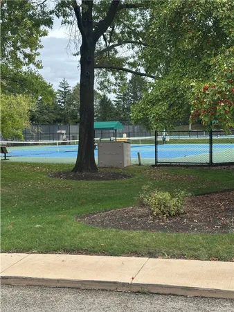 $325,000 | 276 Old Barn Road, Unit 276B, Barrington, IL 60010