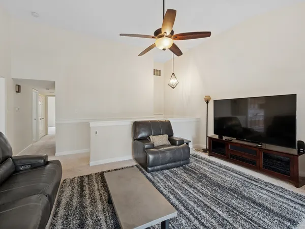 $325,000 | 276 Old Barn Road, Unit 276B, Barrington, IL 60010