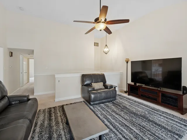 $350,000 | 276 Old Barn Road, Unit 276B, Barrington, IL 60010