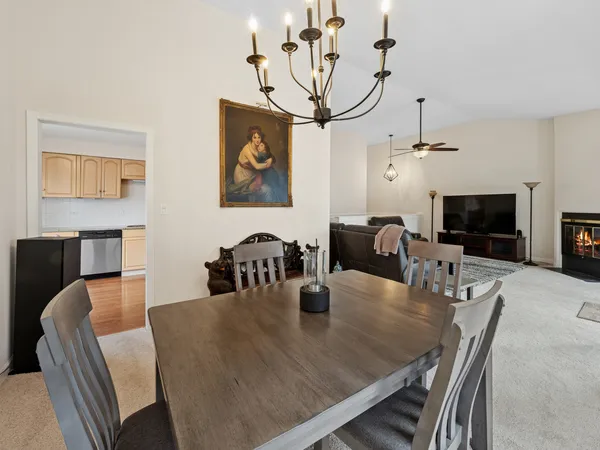 $325,000 | 276 Old Barn Road, Unit 276B, Barrington, IL 60010