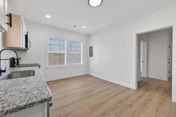 $1,350 | 2202 Hutchins Street, Unit D, Houston, TX 77003