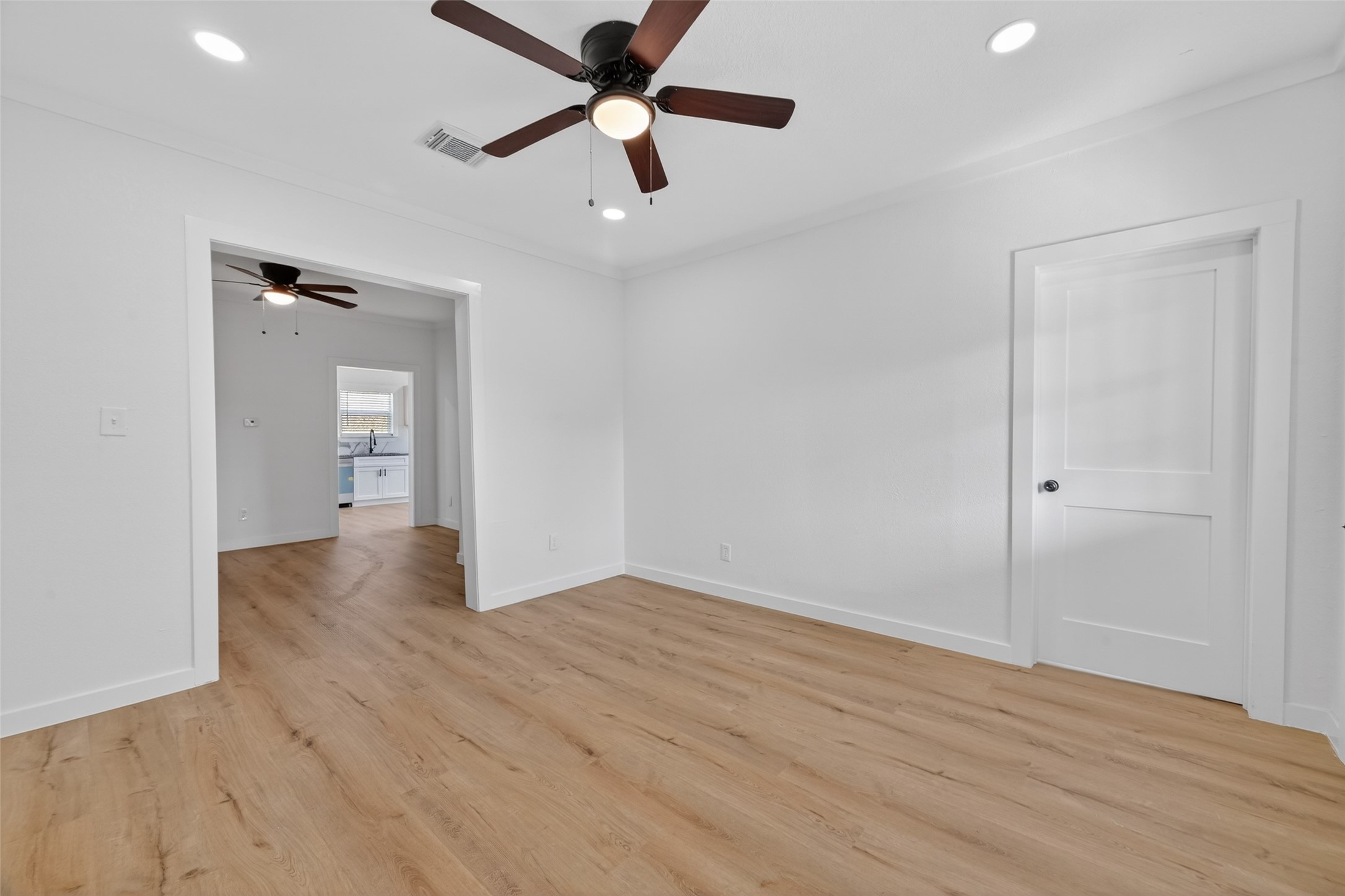 2202 Hutchins Street, Unit D Houston, TX 77003 - Photo 19 of 39 wooden floor in an empty room