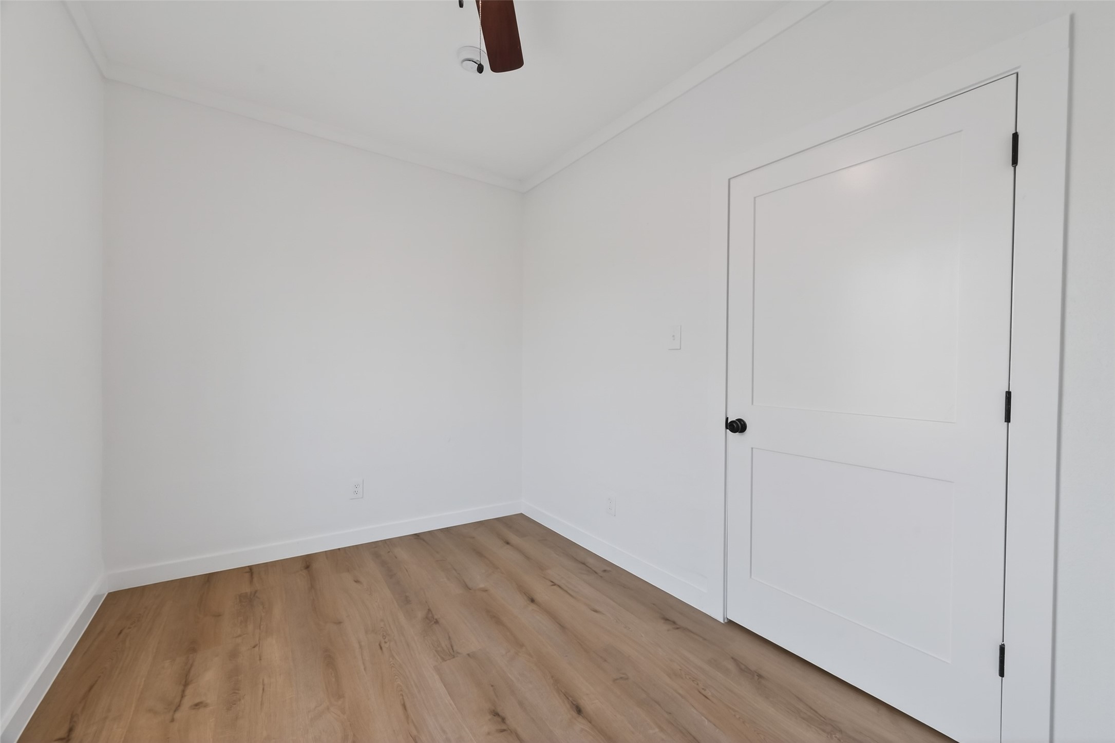 2202 Hutchins Street, Unit D Houston, TX 77003 - Photo 26 of 39 a view of a room with wooden floor