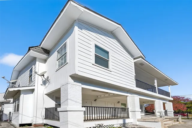 $1,500 | 2202 Hutchins Street, Unit D, Houston, TX 77003