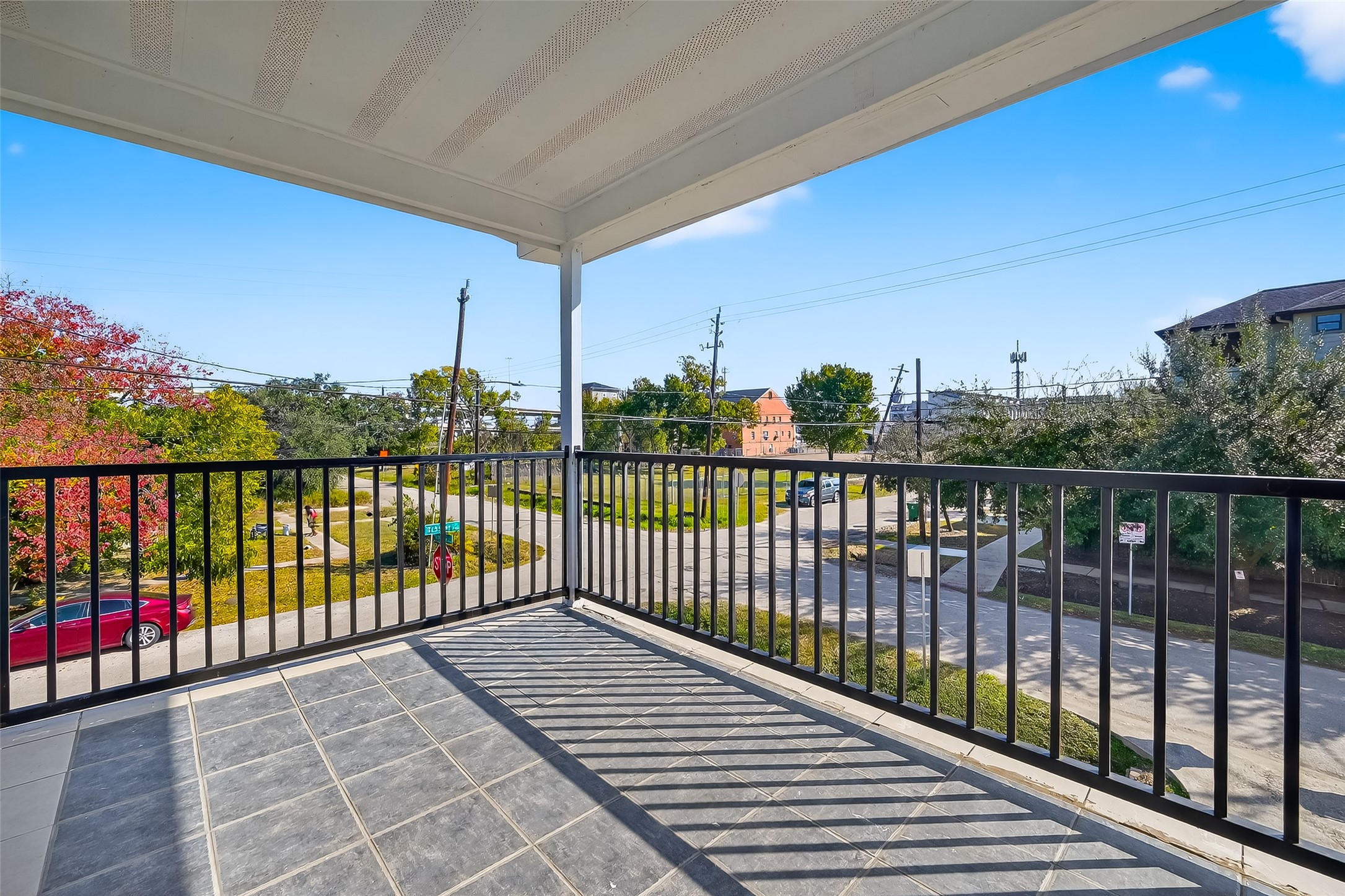 2202 Hutchins Street, Unit D Houston, TX 77003 - Photo 4 of 39 a view of a balcony
