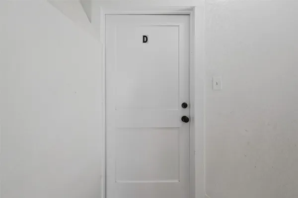 $1,350 | 2202 Hutchins Street, Unit D, Houston, TX 77003