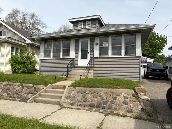 $49,900 | 2210 Brown Street, Flint, MI 48503