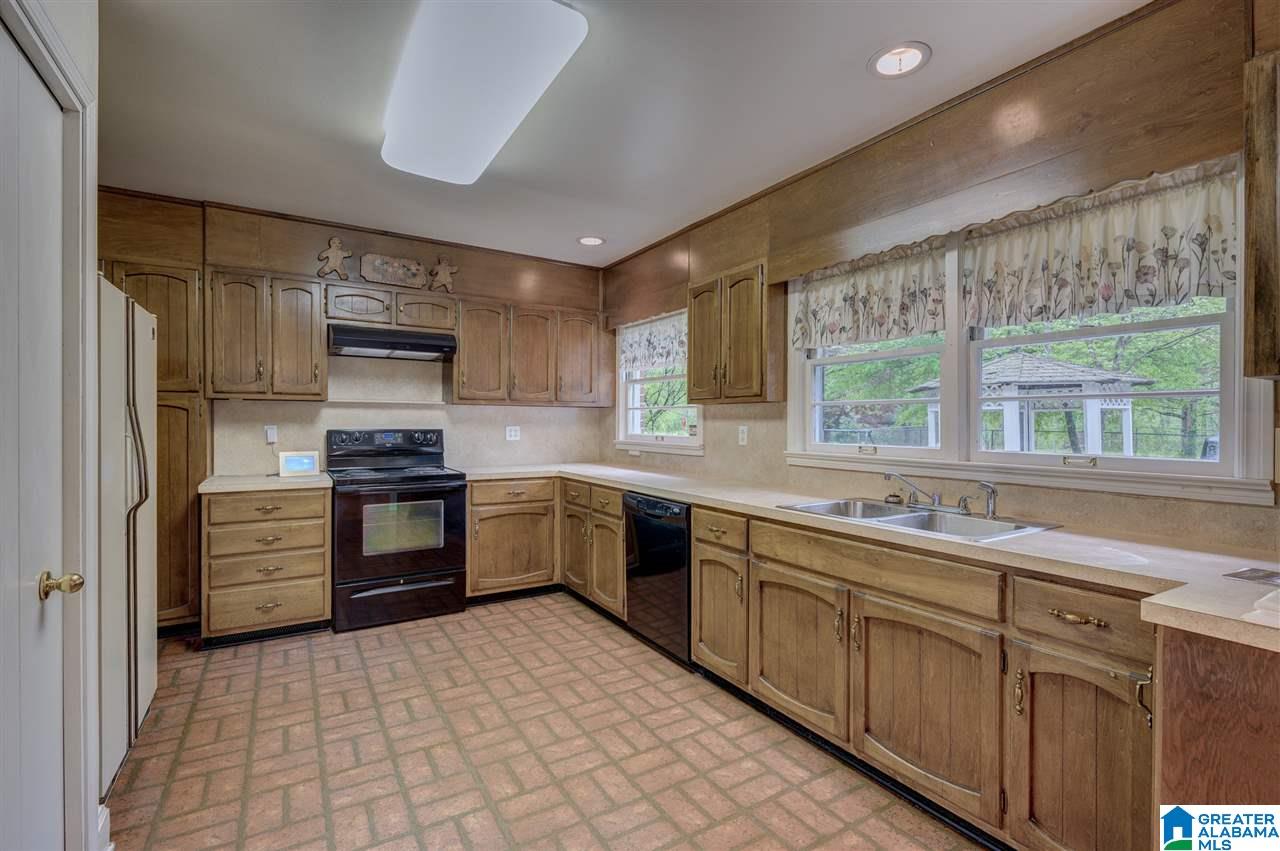 325 Killough Springs Road Birmingham, AL 35215 - Photo 3 of 35