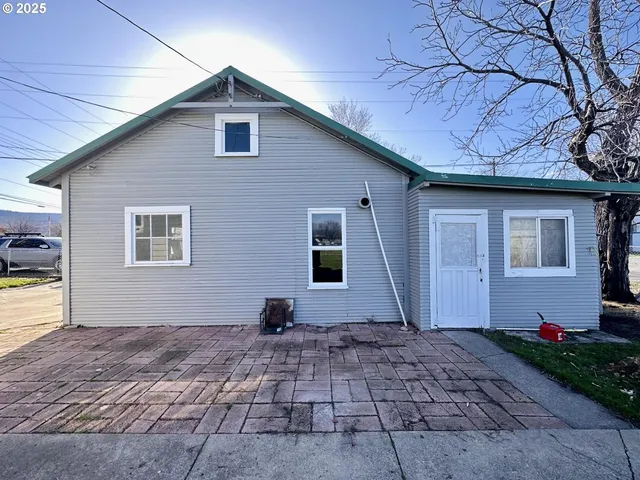 $339,000 | 2501 Cove Avenue, La Grande, OR 97850