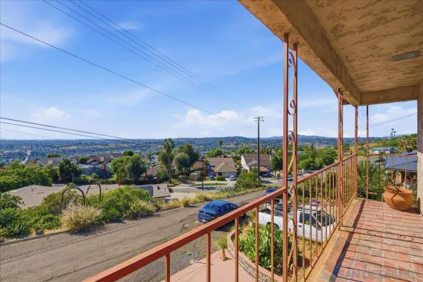 $650,000 | 2017 Grand Spring Valley, Spring Valley, CA 91977