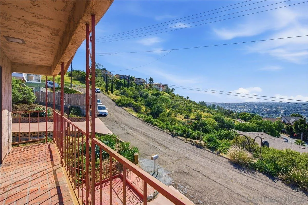 2017 Grand Spring Valley Spring Valley, CA 91977 - Photo 15 of 34