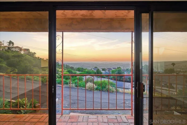 $650,000 | 2017 Grand Spring Valley, Spring Valley, CA 91977