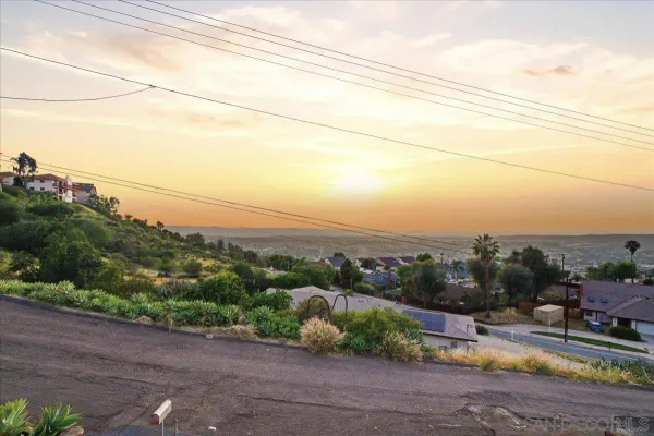 $650,000 | 2017 Grand Spring Valley, Spring Valley, CA 91977