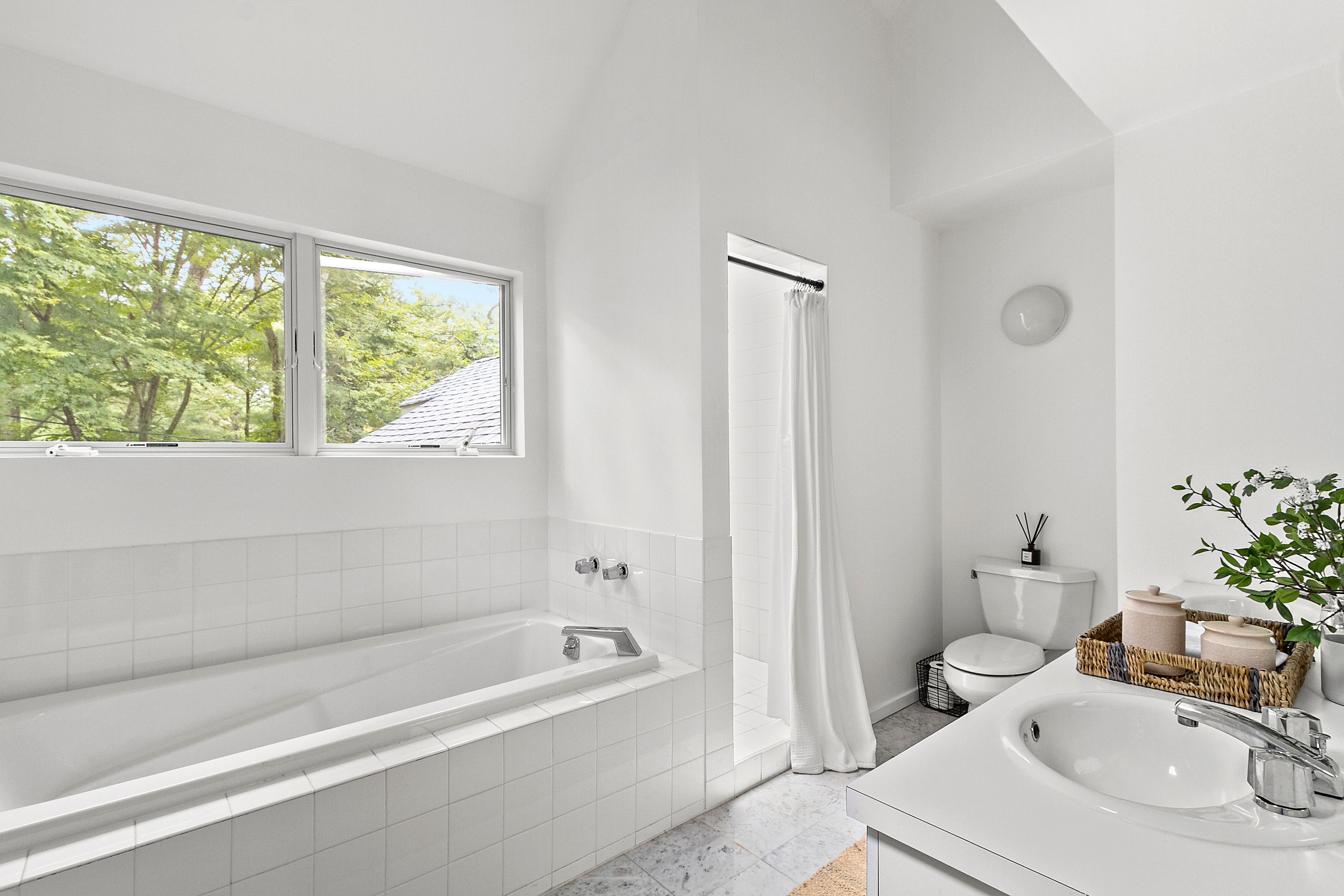 4 Fox Glove Road East Hampton, NY 11937 - Photo 13 of 20