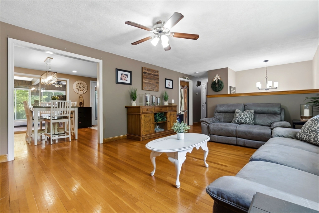 79 Martin Road Reading, MA 01867 - Photo 9 of 42