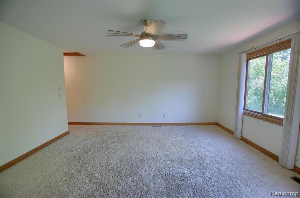 2403 Rochelle Park Drive Rochester Hills, MI 48309 - Photo 18 of 30