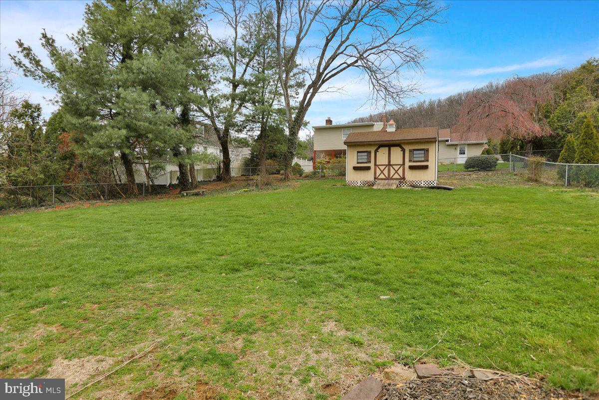 2 Courtleigh Place Reading, PA 19606 - Photo 30 of 33