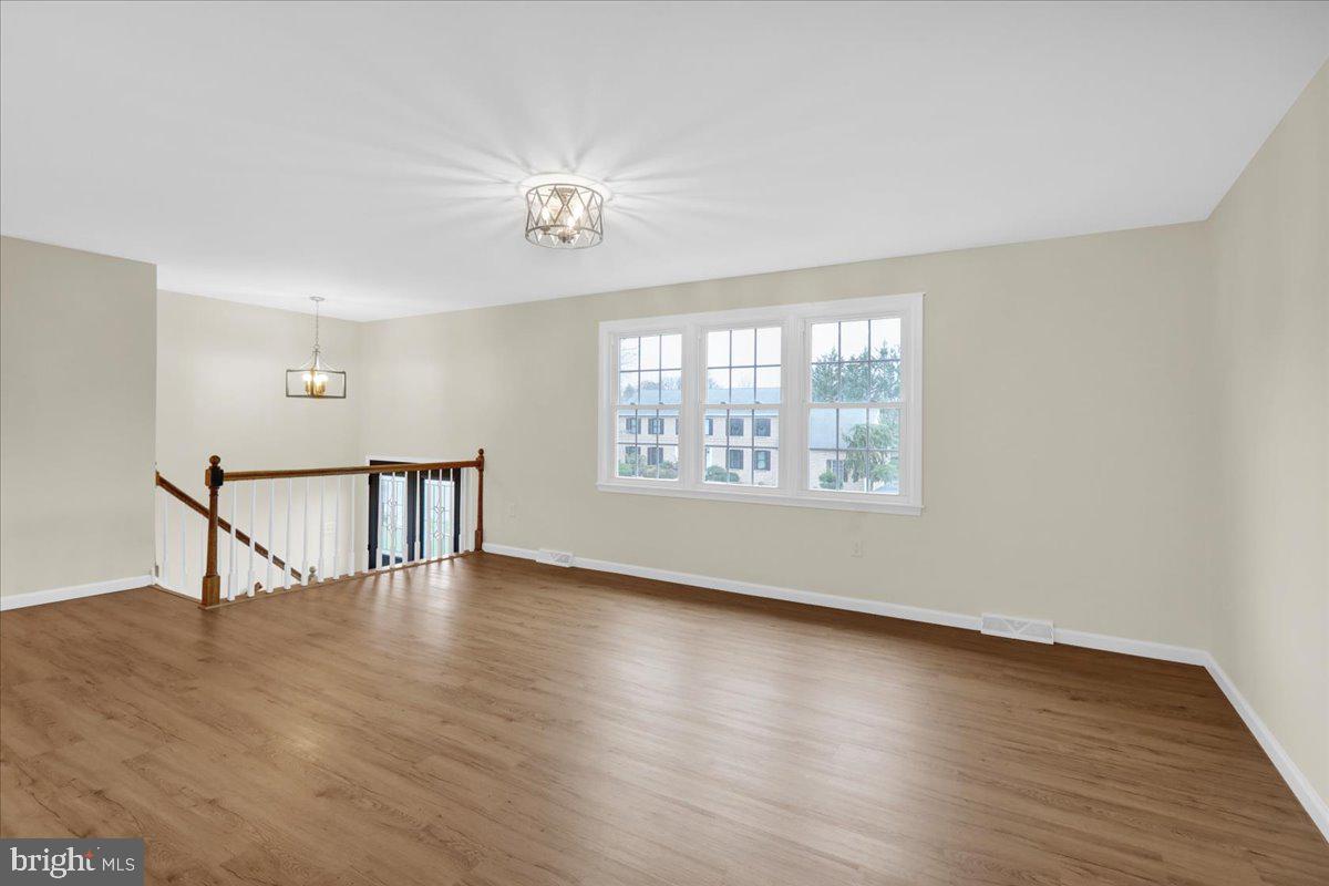 2 Courtleigh Place Reading, PA 19606 - Photo 3 of 33