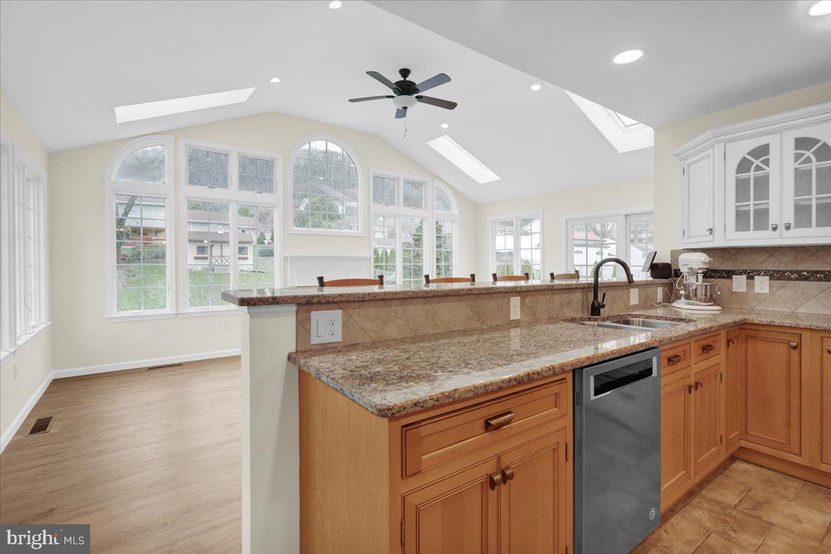 2 Courtleigh Place Reading, PA 19606 - Photo 8 of 33