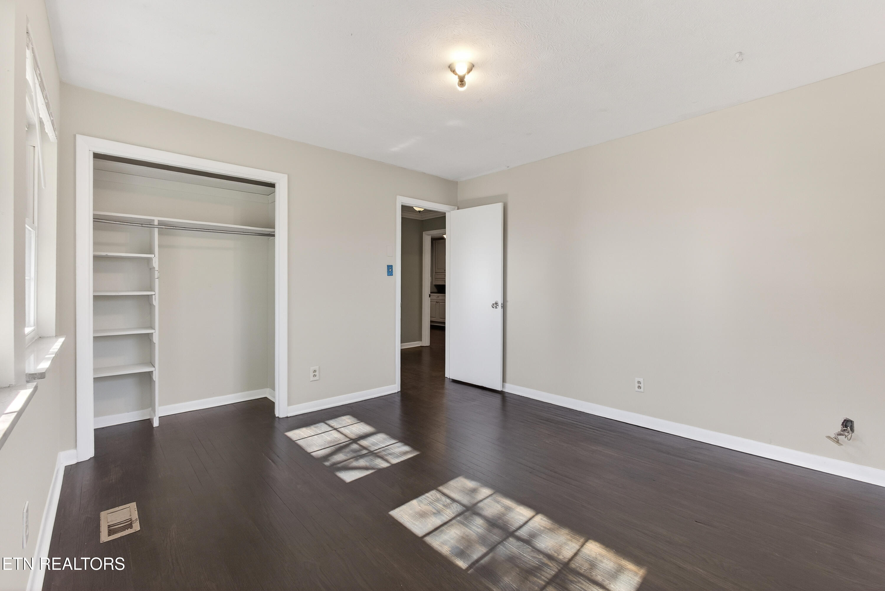 98 Oklahoma Avenue Oak Ridge, TN 37830 - Photo 18 of 40 Bedroom 2