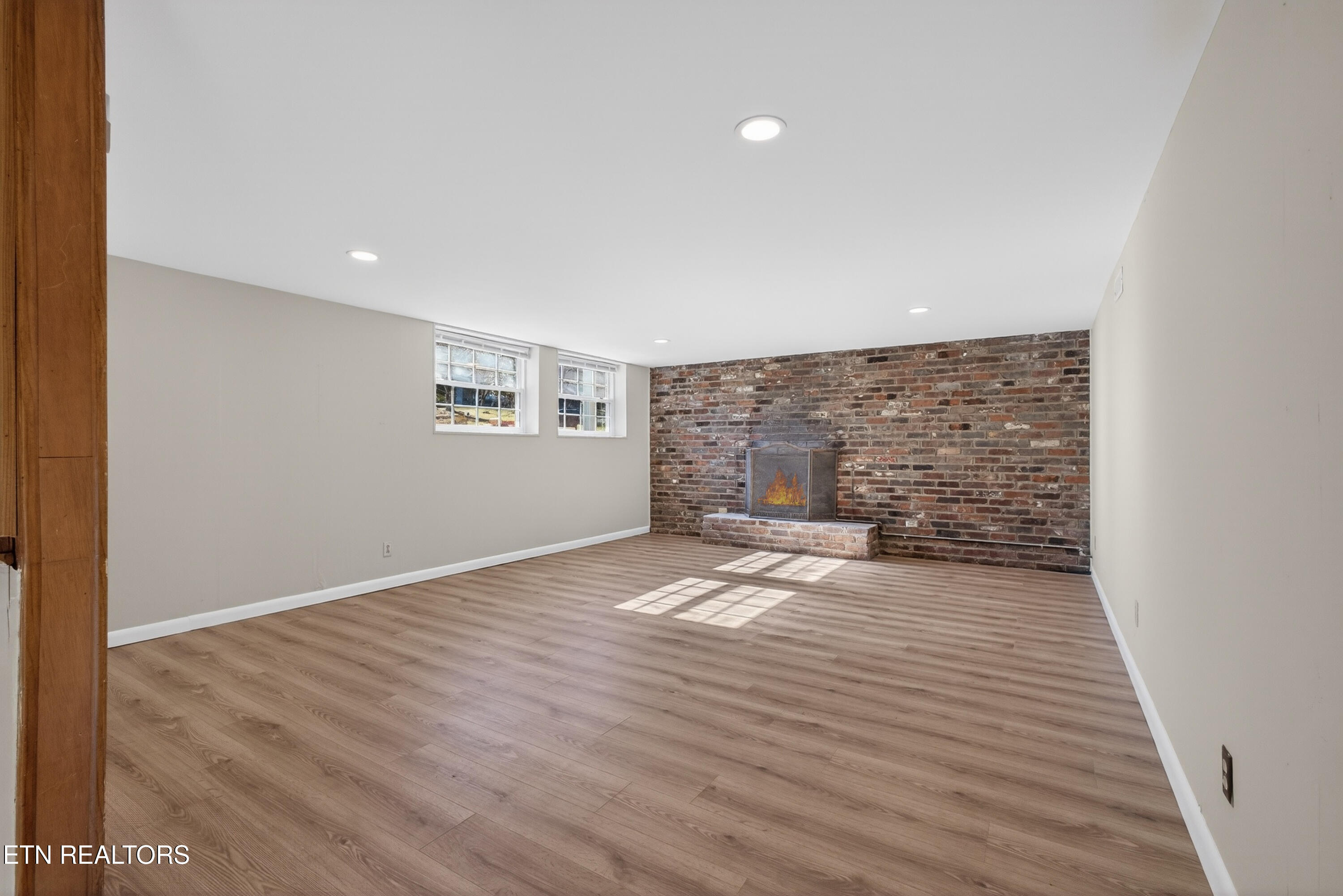 98 Oklahoma Avenue Oak Ridge, TN 37830 - Photo 25 of 40 Downstairs rec room
