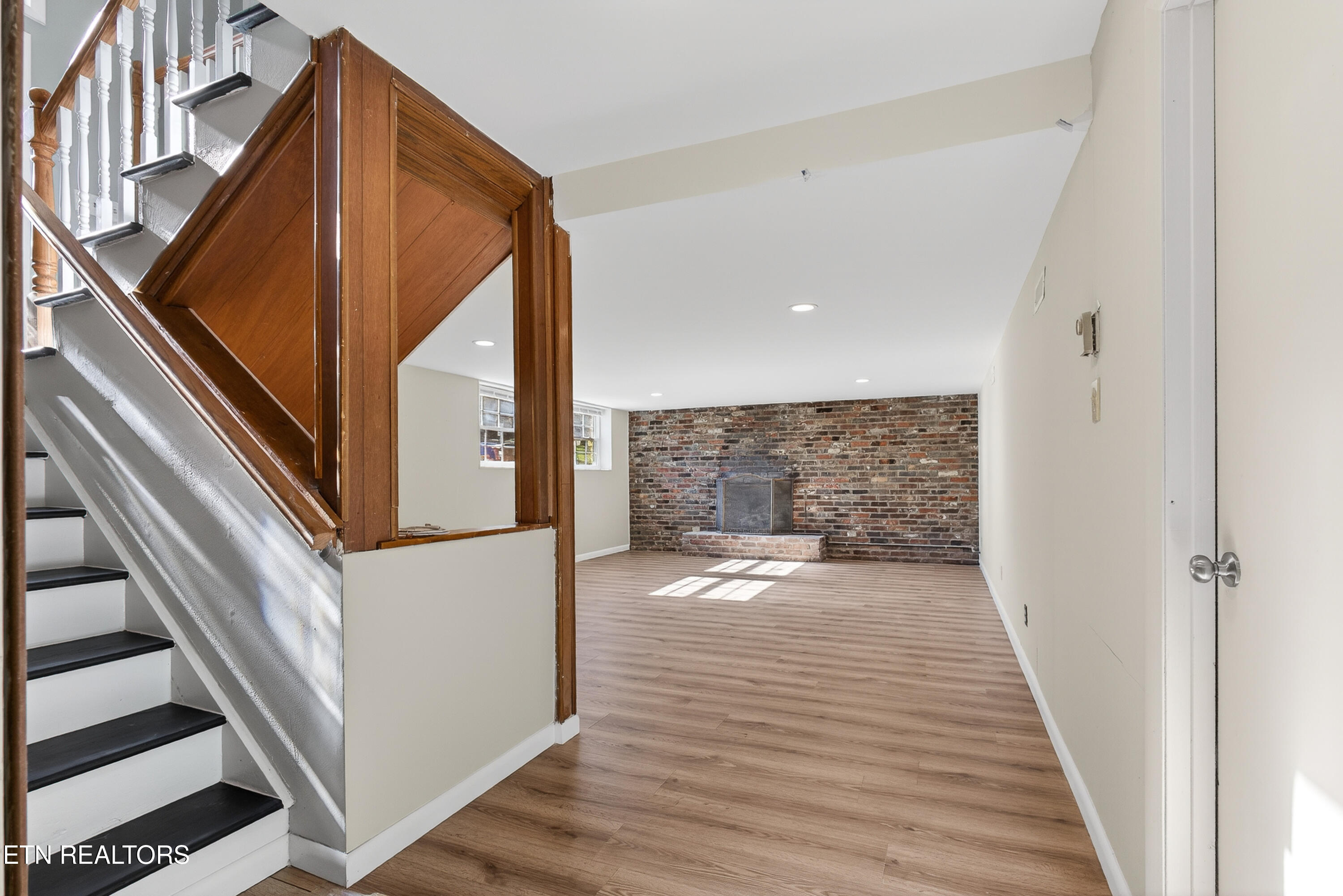 98 Oklahoma Avenue Oak Ridge, TN 37830 - Photo 34 of 40 Downstairs rec room