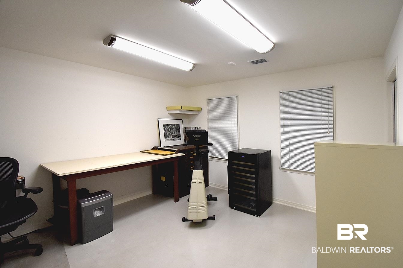3810 Claridge Road North Mobile, AL 36608 - Photo 26 of 38 5th bedroom or office