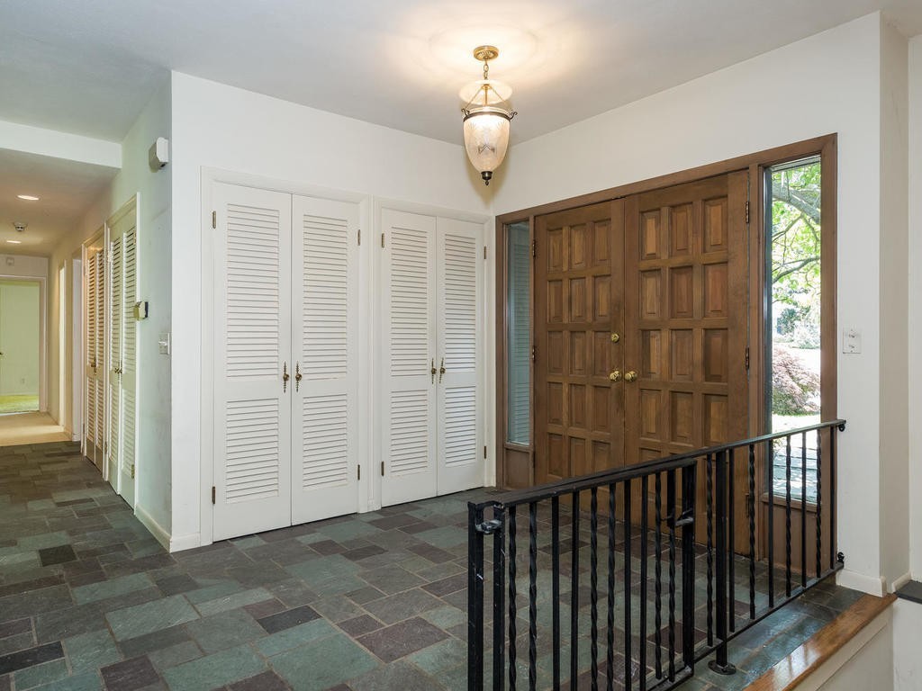 28 Briarcliff Road Longmeadow, MA 01106 - Photo 8 of 30 Gallery Image 8