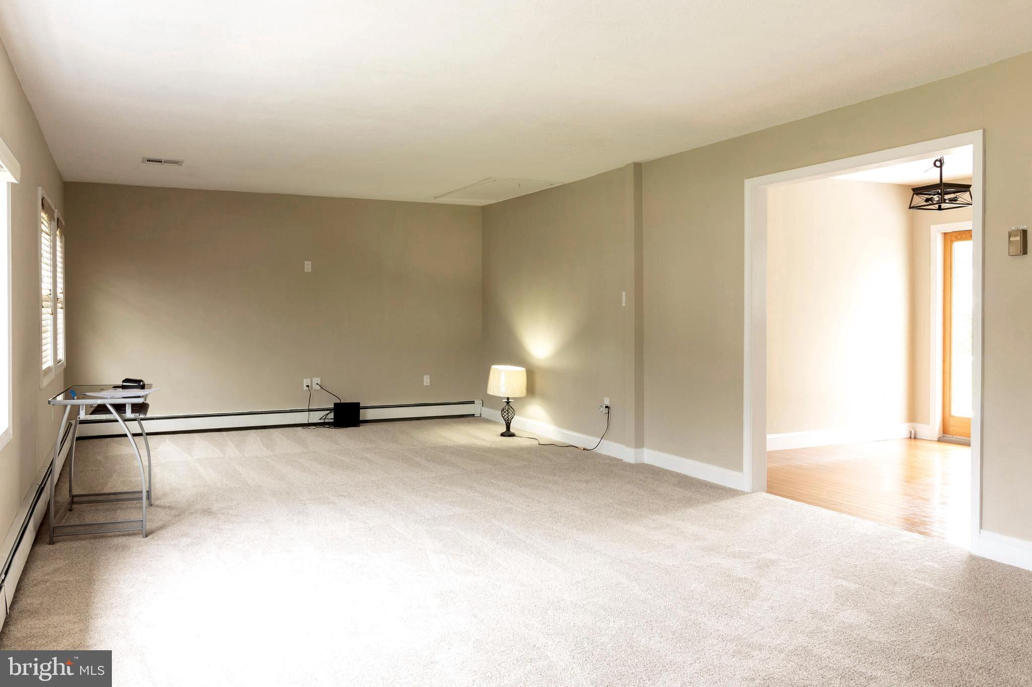 24 Cleft Rock Road Levittown, PA 19057 - Photo 3 of 28 Gallery Image 3