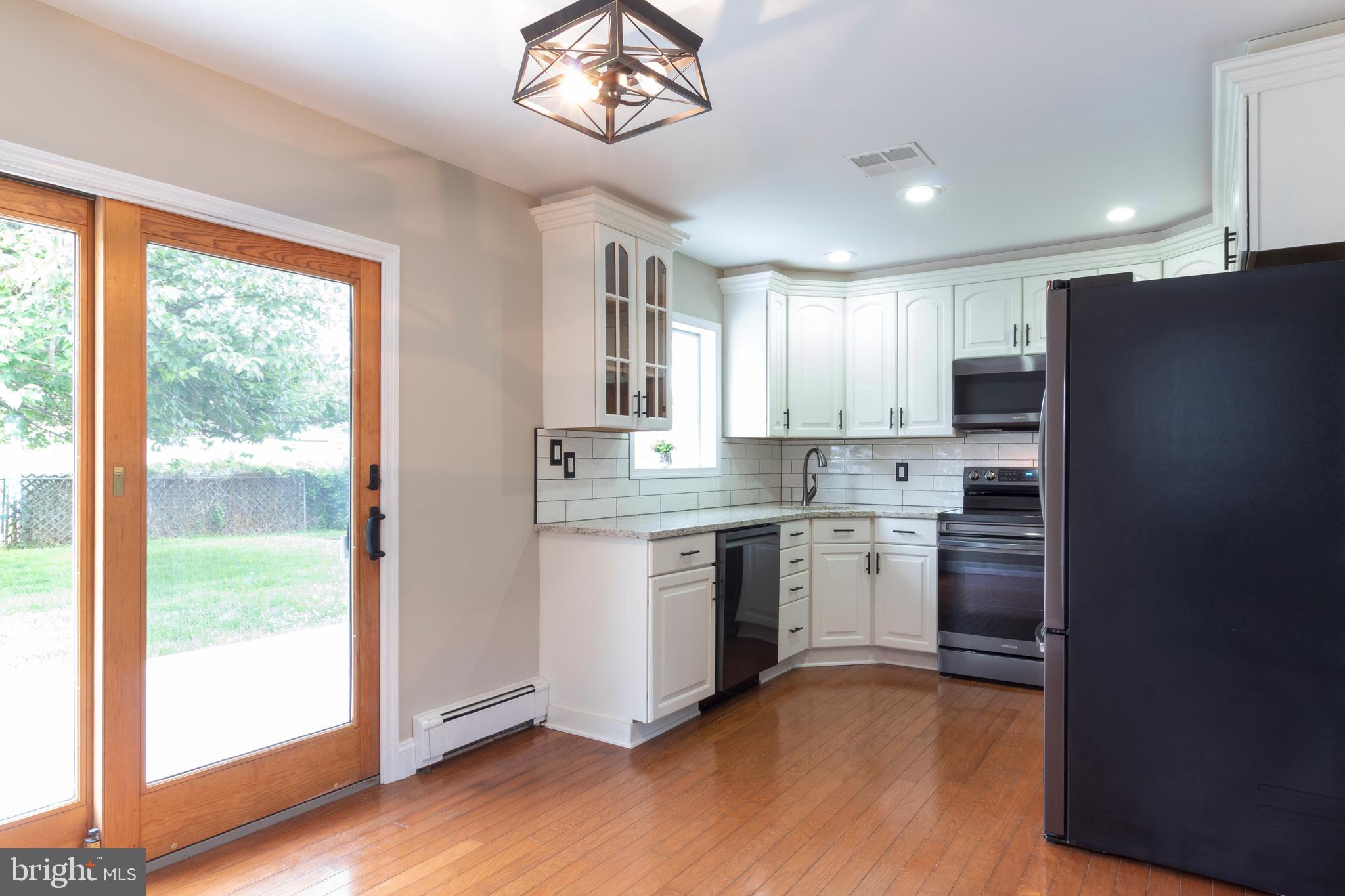 24 Cleft Rock Road Levittown, PA 19057 - Photo 5 of 28 Gallery Image 5