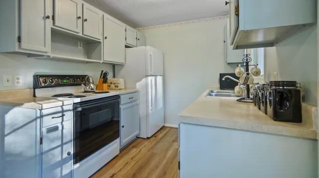 $450,000 | 17 High Point Circle, Waterboro, ME 04061