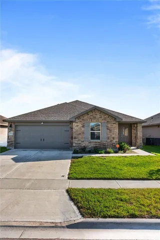 $2,200 | 7713 Lariat Toss Drive, Corpus Christi, TX 78414