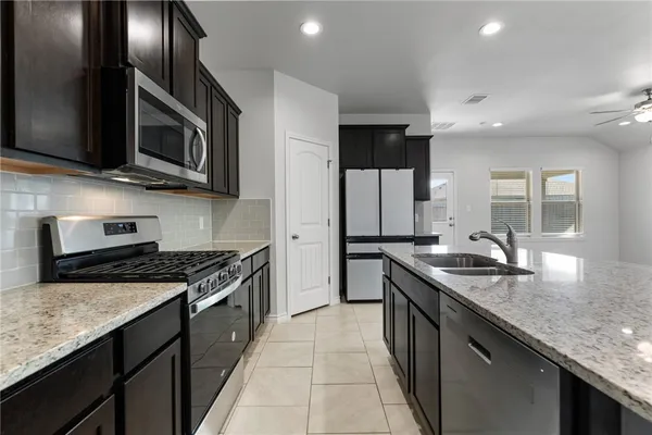 $2,200 | 7713 Lariat Toss Drive, Corpus Christi, TX 78414