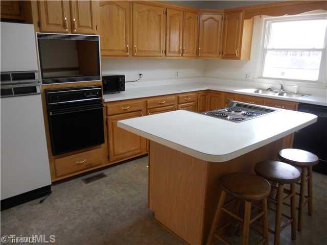 8465 Stafford Mill Road Oak Ridge, NC 27310 - Photo 5 of 16 Kitchen.