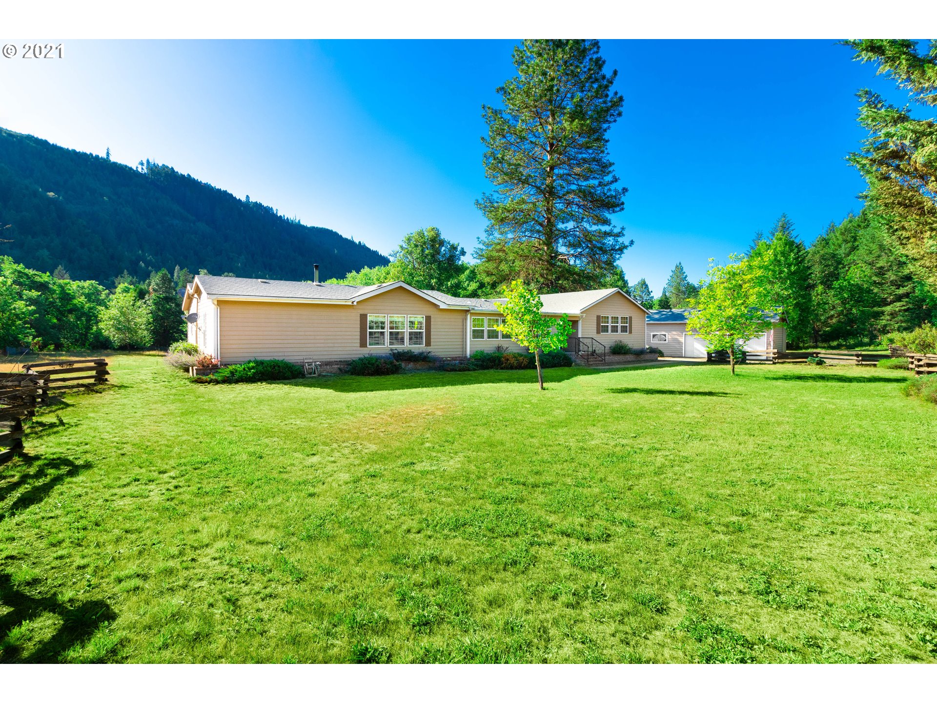 370 Byron Creek Road Winston, OR 97496 - Photo 4 of 32