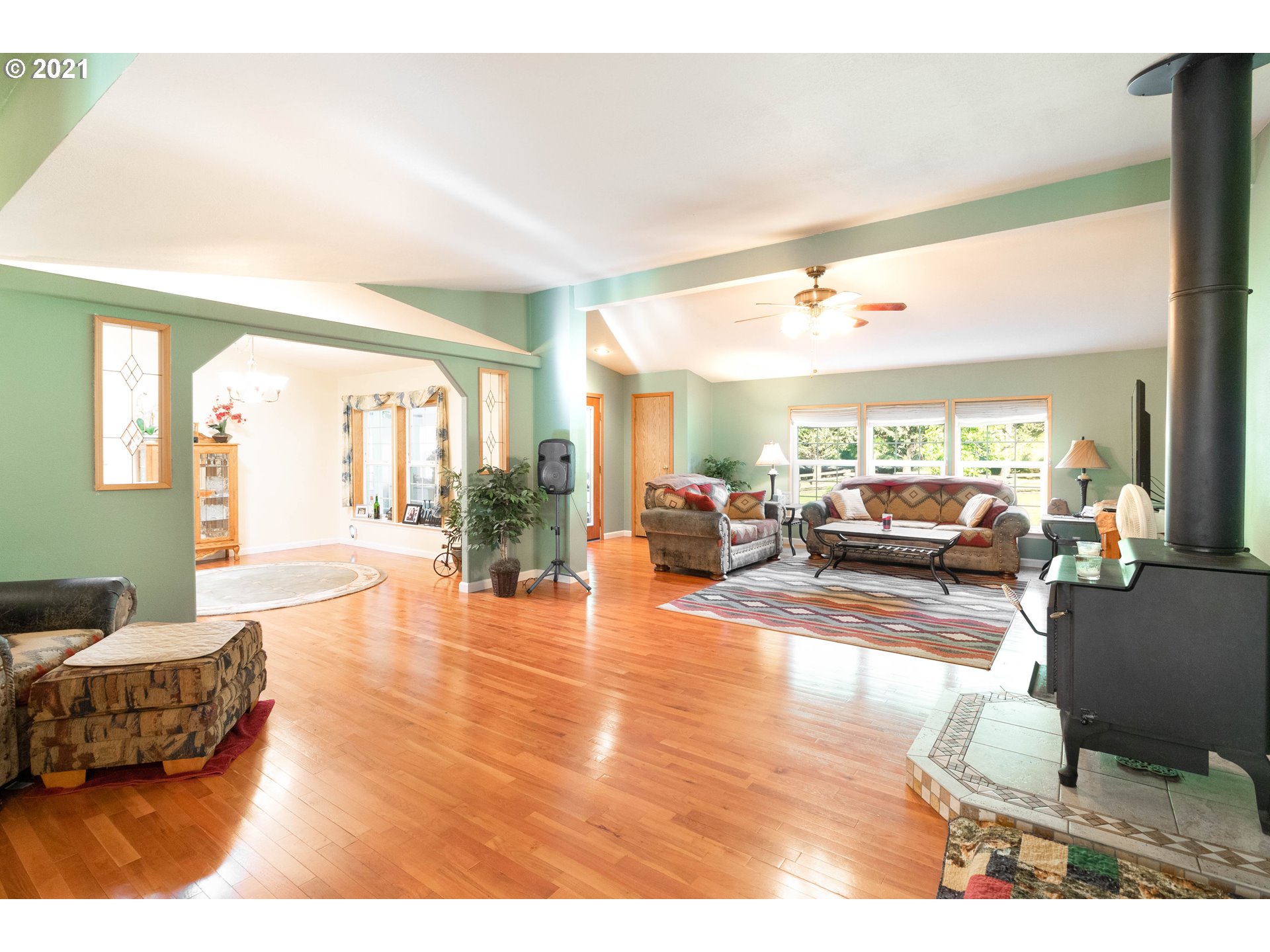 370 Byron Creek Road Winston, OR 97496 - Photo 8 of 32