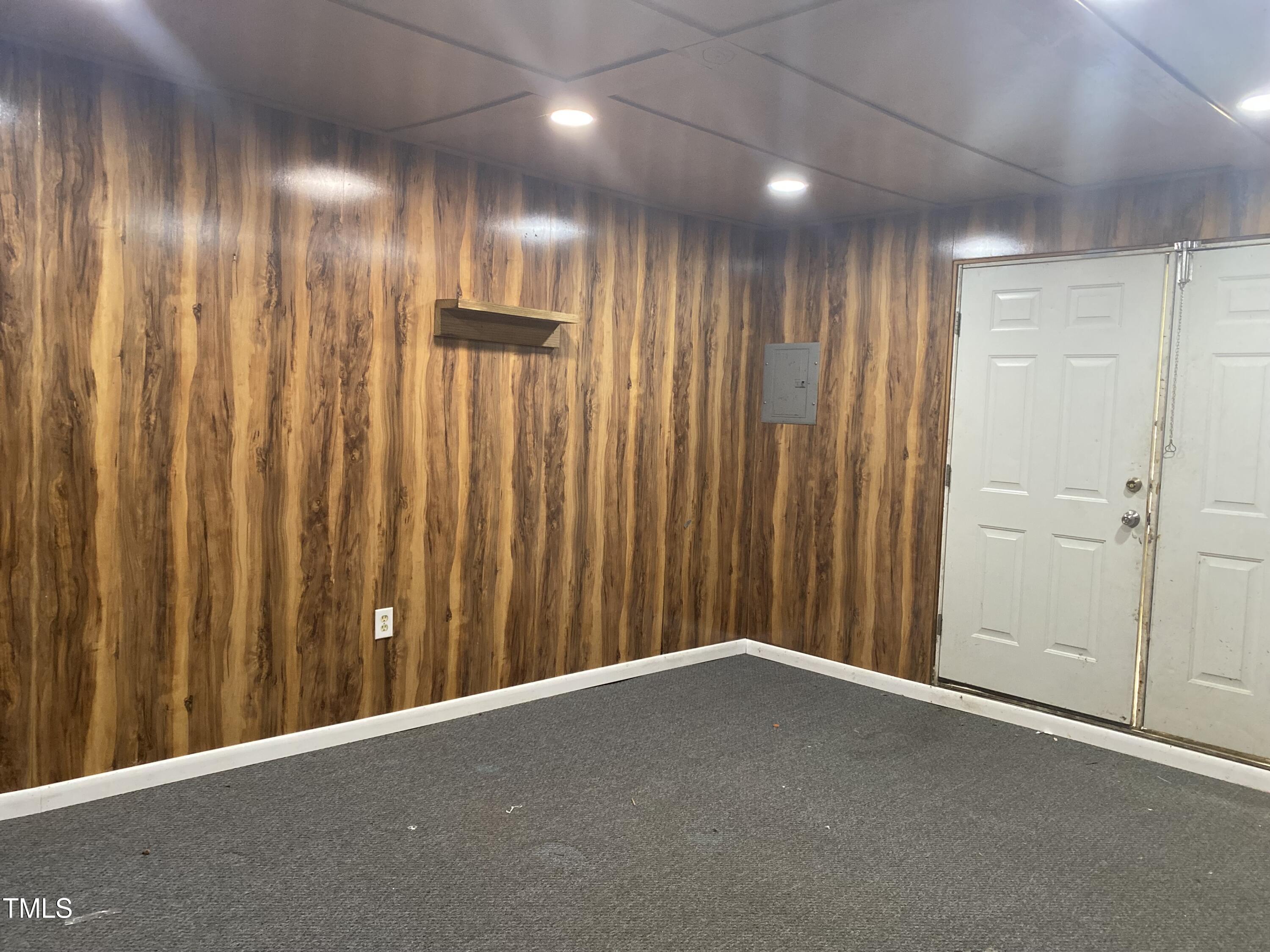 920 Vanco Mill Road Henderson, NC 27537 - Photo 8 of 26 a view of an empty room