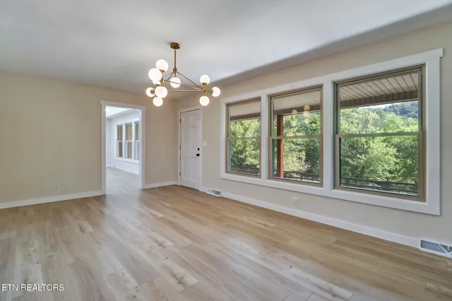 $394,900 | 715 North Murray Street, Gainesboro, TN 38562