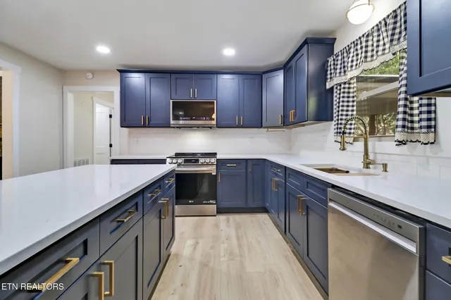 $394,900 | 715 North Murray Street, Gainesboro, TN 38562