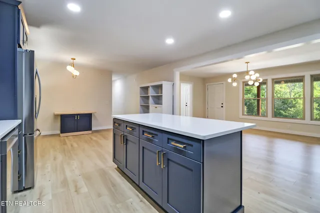 $394,900 | 715 North Murray Street, Gainesboro, TN 38562