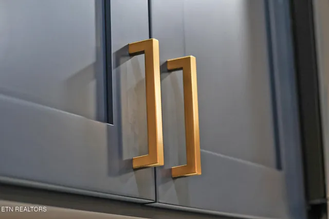 $394,900 | 715 North Murray Street, Gainesboro, TN 38562