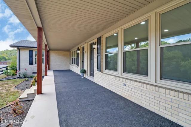 $394,900 | 715 North Murray Street, Gainesboro, TN 38562