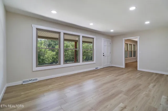 $394,900 | 715 North Murray Street, Gainesboro, TN 38562