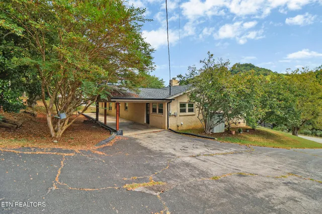 $394,900 | 715 North Murray Street, Gainesboro, TN 38562