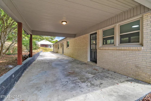 $394,900 | 715 North Murray Street, Gainesboro, TN 38562