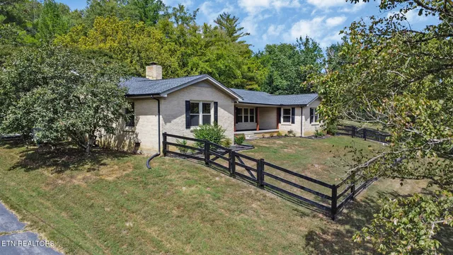 $394,900 | 715 North Murray Street, Gainesboro, TN 38562