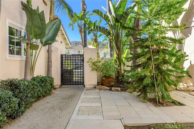 a view of a back yard of the house