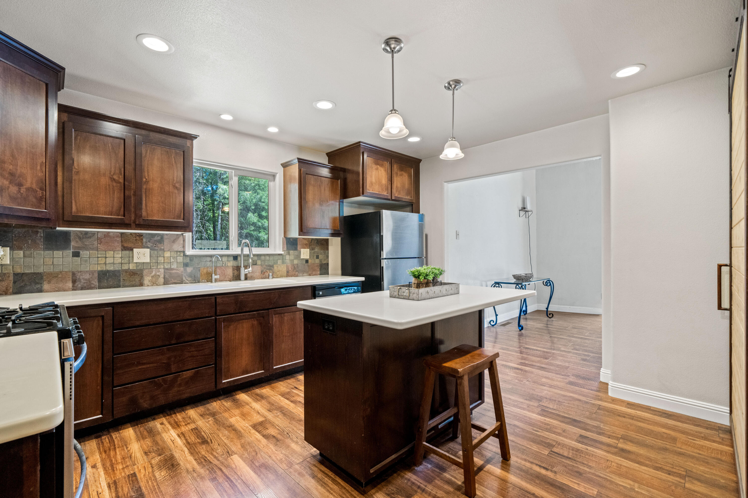 19610 Roaring Brook Way Lakehead, CA 96051 - Photo 20 of 58 Kitchen