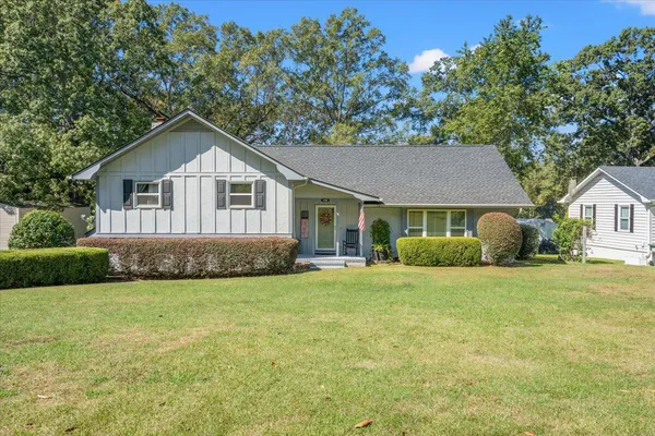 $774,900 | 1132 St Julien Drive, Eutawville, SC 29048